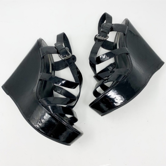 Vera Wang black wedges - Picture 1 of 7